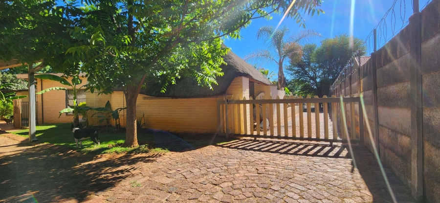 8 Bedroom Property for Sale in Baillie Park North West